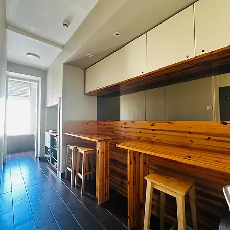 Marques De Pombal Хостел *